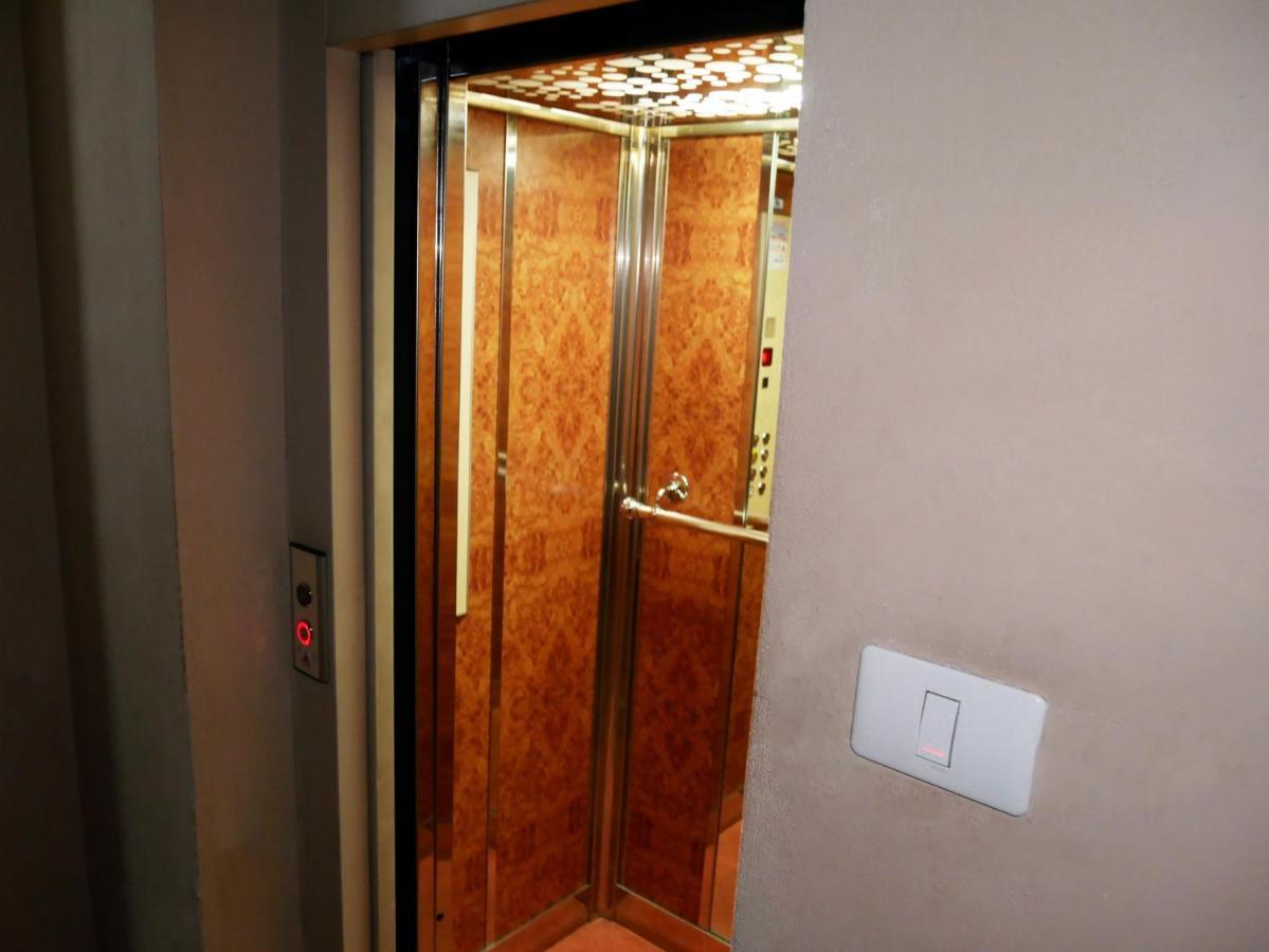 Ninetti Guest House - Apt Centro Storico Katanya Dış mekan fotoğraf